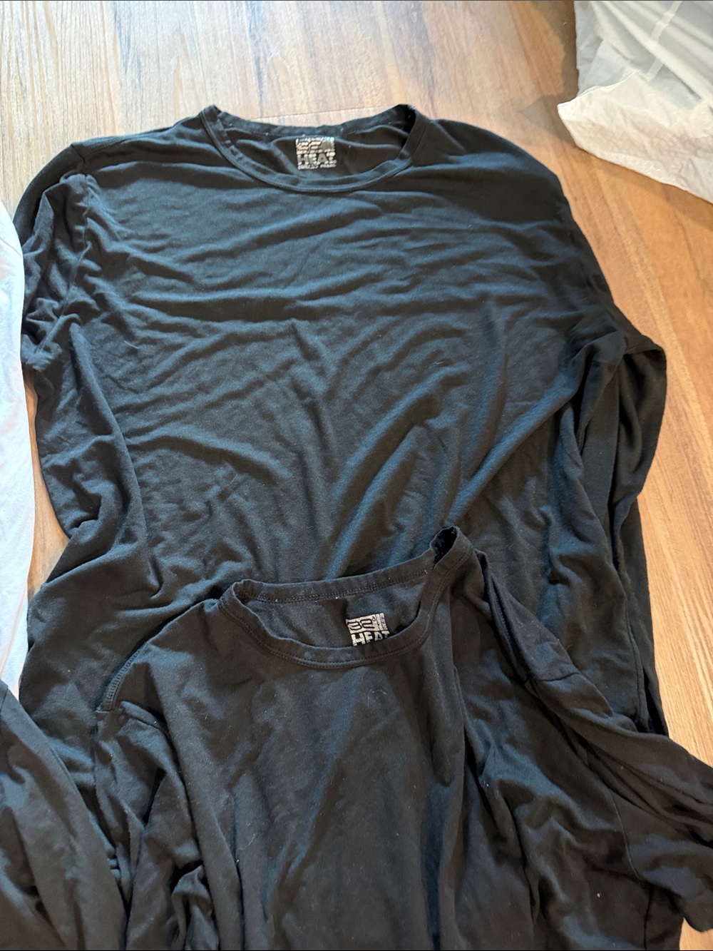 women’s thermal long sleeves - Picture 3 of 7